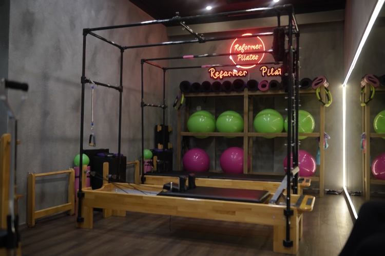 izmir reformer pilates salonu izmir reformer pilates