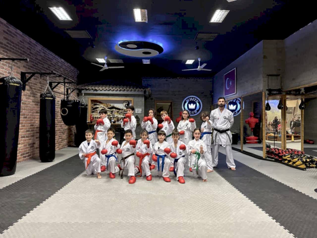 Çocukların dövüş sporu yapmasının fiziksel ve psikolojik faydaları nelerdir?